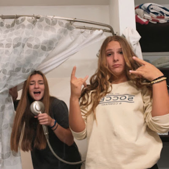 Meet your Posher, Lily - Picture 1 of 1